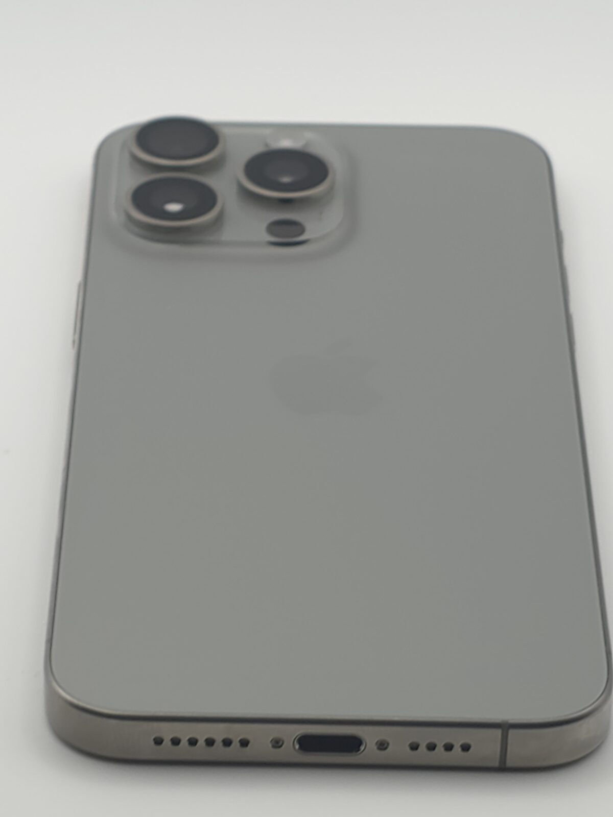 iPhone 15 Pro Max 256GB – Titan Natur, Hervorragend